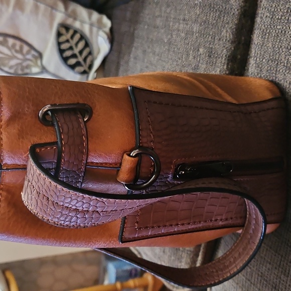 Leather Tote Hand Bag - Picture 4 of 10